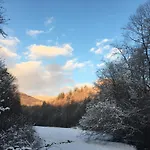 дом у озера Holiday home
