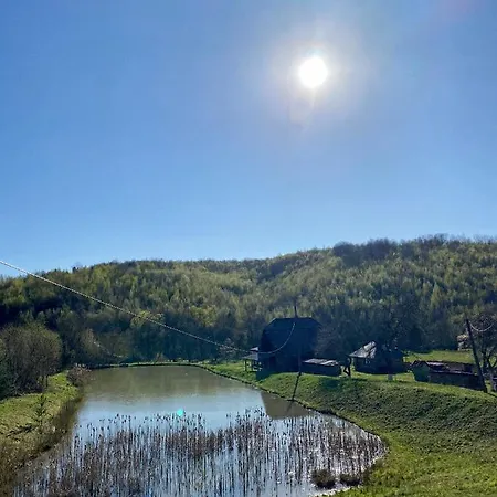 Holiday home дом у озера Tur'ya Paseka