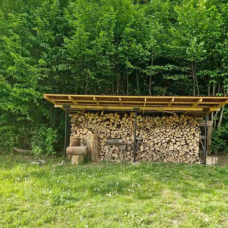 дом у озера Holiday home