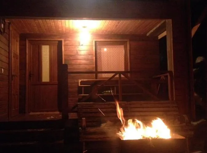 дом у озера Casa de Férias