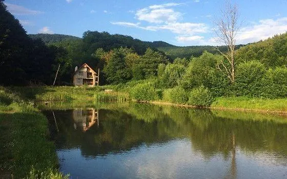 дом у озера Casa de Férias Tur'ya Paseka