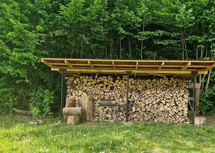 дом у озера Casa de Férias