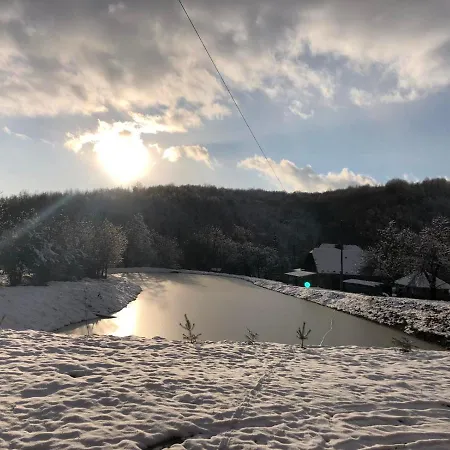 дом у озера Nyaraló Turjavágás